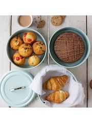 Kitchencraft Set of 3 Vintage Cake Tin - Image 2 de 5
