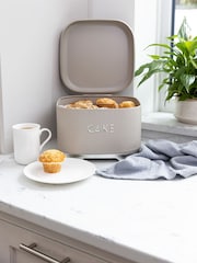 Kitchencraft Cream Textured Square Cake Tin Durable Storage - Image 1 of 5