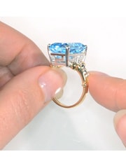 The Diamond Store 9K Yellow Gold Blue 9.35CT Topaz Ring - Image 4 of 6