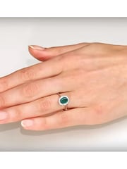 The Diamond Store 9K White Gold Emerald 8 x 6mm And Diamond Ring - Image 5 of 6