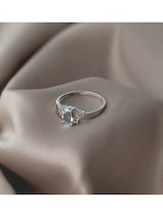 The Diamond Store 9K White Gold Aquamarine Blue 0.70CT And Diamond Ring - Image 4 of 5