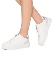 KG Kurt Geiger Camel Lumi Trainers - Image 1 of 5
