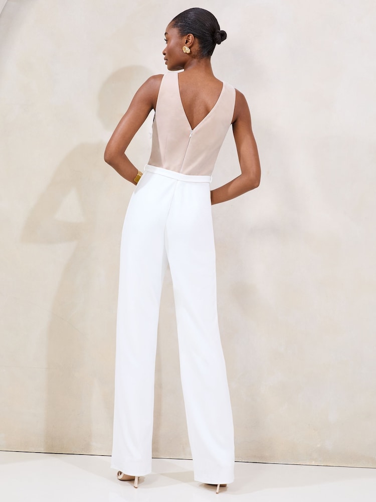 Lipsy Mesh 3D Hyrbid Halter Wide Leg Jumpsuit - Imagen 4 de 4 Lipsy Mesh 3D Hyrbid Halter Wide Leg Jumpsuit - Imagen 4 de 4