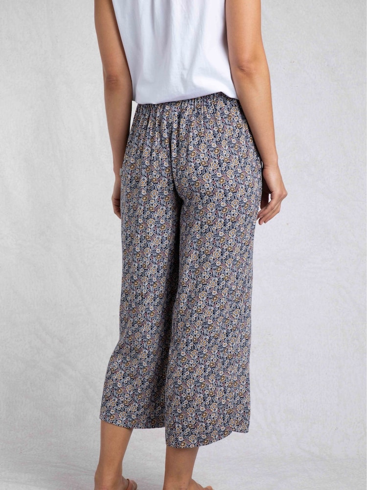Blauw - Weird Fish Sarita Crinkle Viscose Printed Wide Leg Cropped Trousers - Image 2 of 5