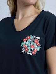 Azul - Weird Fish No Rain Flowers 100% Cotton Slub Graphic Pocket T-Shirt - Imagen 4 de 6