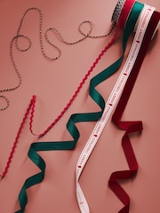 Set of 5 Red and Green Gift Ribbons - Image 2 of 3