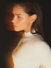 Reiss White Sandy McLaren F1 Team Cut-Out Knit Crop Top - Image 3 of 7