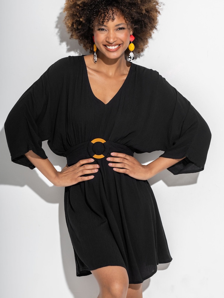 Schwarz - Pour Moi Crinkle O Ring Woven Beach Cover-Up - Bild 2 von 5 Schwarz - Pour Moi Crinkle O Ring Woven Beach Cover-Up - Bild 2 von 5