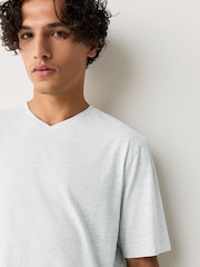 Marga cinzenta clara - Ajuste regular - Camiseta essencial com decote em V - Imagem 4 de 7