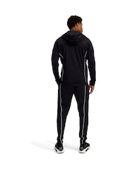 بدلة رياضية تشكيلة Emea بتصميم مبتكر من Under Armour - صورة 2 من 3