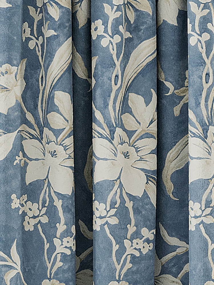 V&A Blue Daffodil Dreams Black Out Pencil Pleat 100% Cotton Curtains - Image 3 of 5