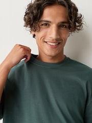 Dunkelgrün - Bequeme Passform - T-Shirt aus schwerem Material - Bild 4 von 7