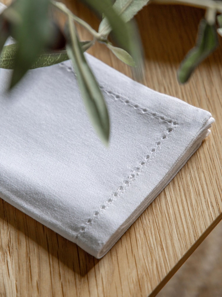 Gallery Home White White Classic Napkin - Image 3 of 3 Gallery Home White White Classic Napkin - Image 3 of 3