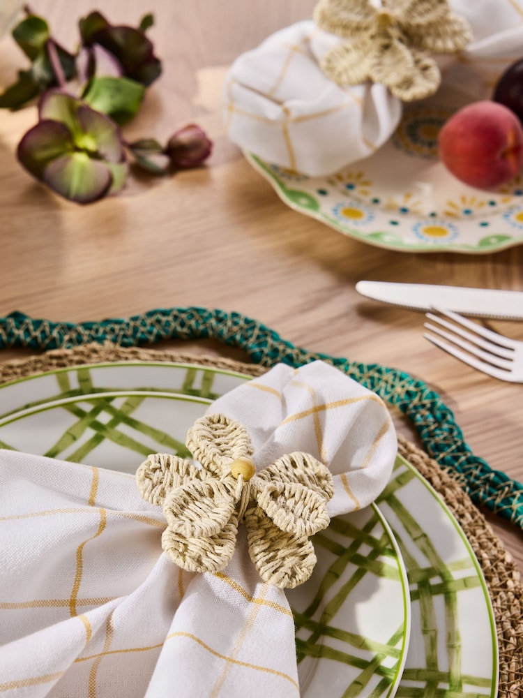 Nina Campbell Set of 2 Natural Woven Flower Napkin Rings - Image 2 of 4