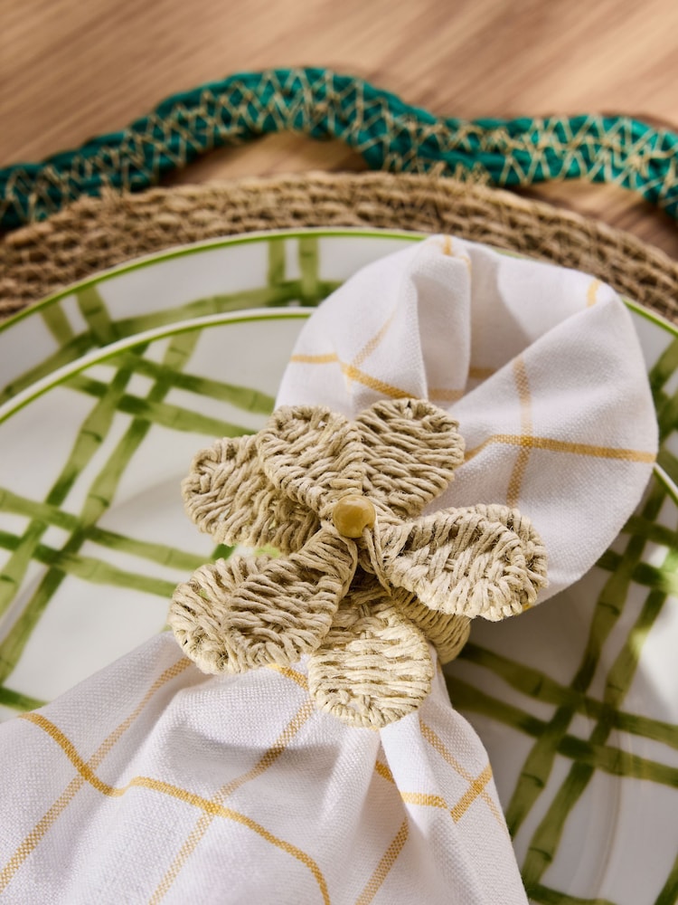 Nina Campbell Set of 2 Natural Woven Flower Napkin Rings - Image 4 of 4