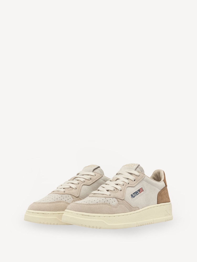 AUTRY Natural Mans Medalist Low Trainers - Image 2 of 6 AUTRY Natural Mans Medalist Low Trainers - Image 2 of 6