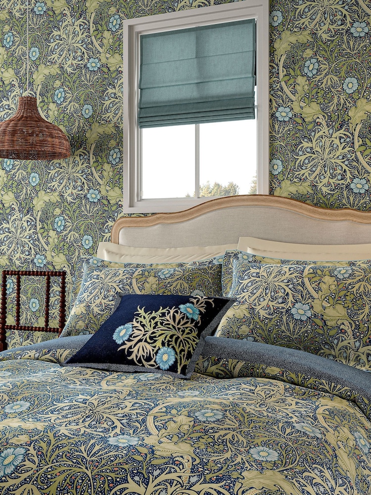 Morris & Co Cobalt Thyme Morris 100% Cotton Seaweed Duvet Cover and Pillowcase Set - Image 2 of 5