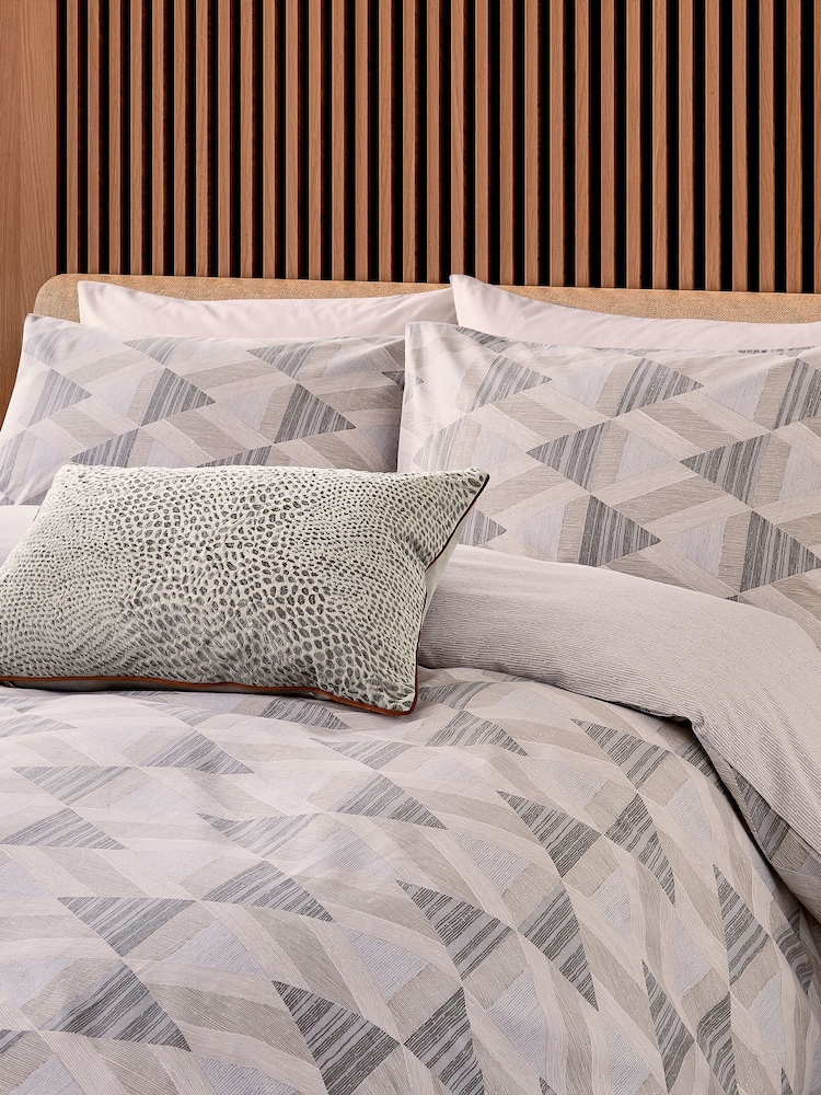Nalu Nicole Scherzinger Stone Pohaku Duvet Cover and Pillowcase Set - Image 2 of 4