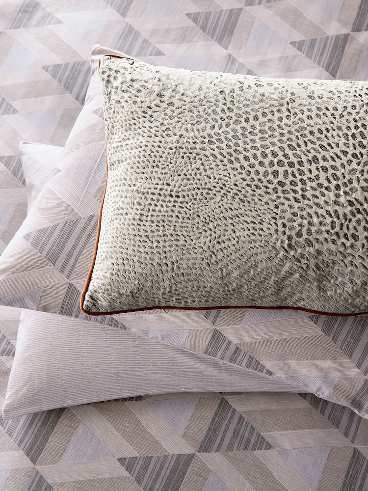 Nalu Nicole Scherzinger Stone Pohaku Duvet Cover and Pillowcase Set - Image 4 of 4