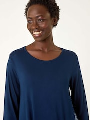 Blau - Roman Stretch-Top mit Animal Print und kontrastierendem Mesh-Saum - Bild 4 von 5