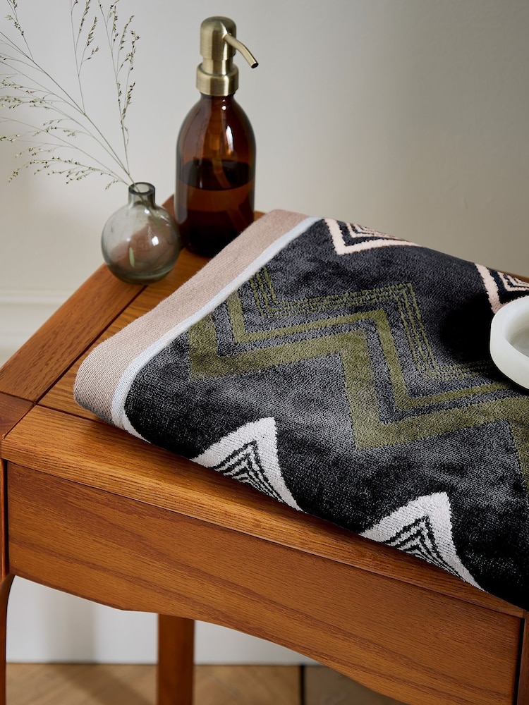 Bedeck of Belfast Charcoal Green Pink Claudia 100% Cotton Towel - Image 1 of 2