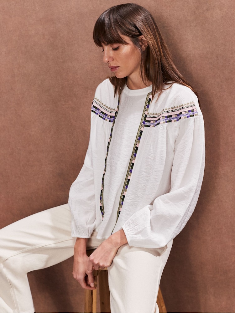 Ro&Zo White Multi Embroidered Detail Blouse - Image 3 of 3