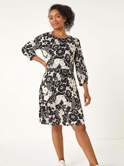 Roman Black Petite Floral Print Stretch Dress - Image 2 of 5