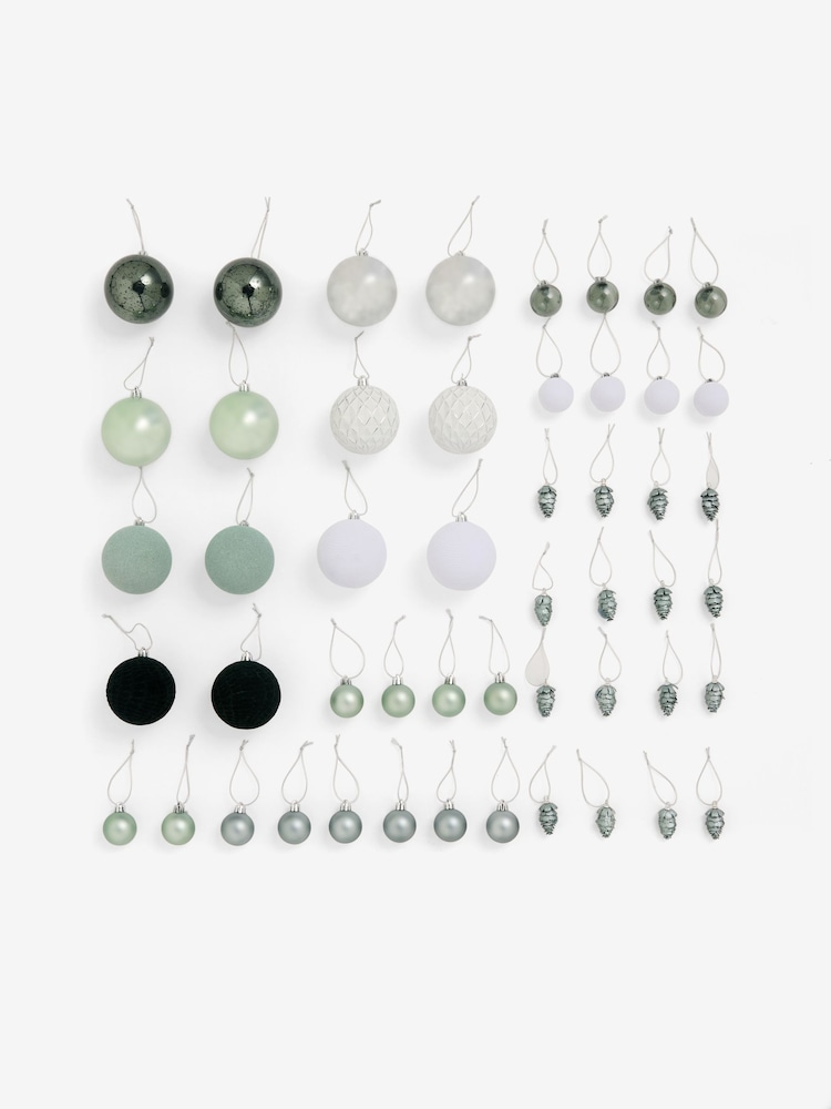 50 Pack White Green Shatterproof Christmas Baubles - Image 5 of 5 50 Pack White Green Shatterproof Christmas Baubles - Image 5 of 5