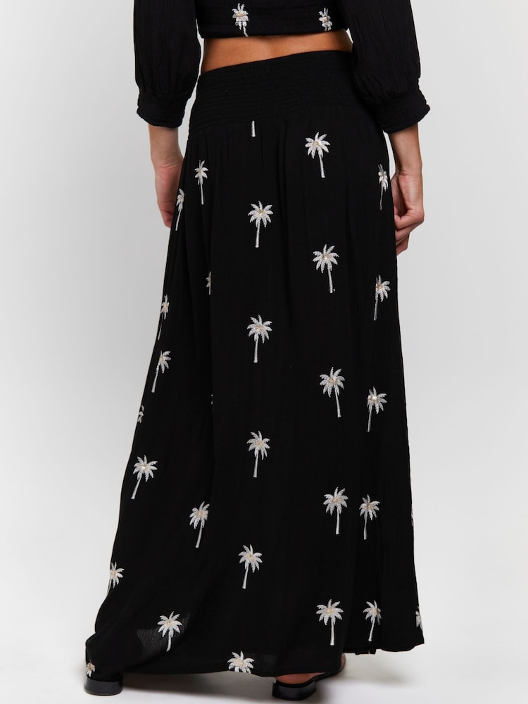 South Beach Black Palm Tree Embroidered Shirred Waist Maxi Skirt - Image 4 of 4
