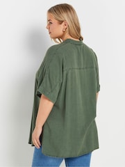 Yours Curve Green Short Sleeve Chambray Shirt - Image 4 of 5