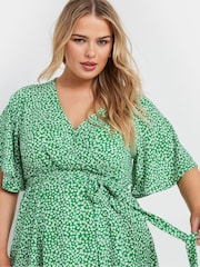 Verde - Yours Curve Floral Textured Wrap Top - Imagen 1 de 5