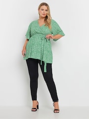 Verde - Yours Curve Floral Textured Wrap Top - Imagen 3 de 5