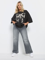Yours Curve Black Daisy Bow Acid Wash Boxy T-Shirt - Image 3 of 5