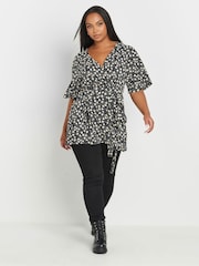 Top envolvente com estampa floral Yours Curve - Imagem 4 de 6