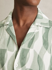 Reiss Sage Green Taro Printed Textured Cuban-Collar Shirt - Image 3 of 5
