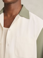 Reiss Off White/Sage Peza Colour-Block Cuban-Collar Shirt - Image 4 of 6