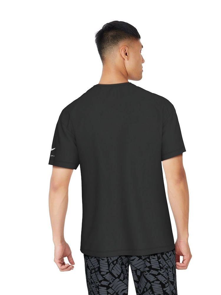 Nike Black DriFIT Short Sleeve UPF 40 Graphic Print Rash Vest - Image 2 of 4 Nike Black DriFIT Short Sleeve UPF 40 Graphic Print Rash Vest - Image 2 of 4