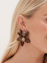 Mood Gold Tone Tort Resin Statement Flower Earrings - Image 4 of 4
