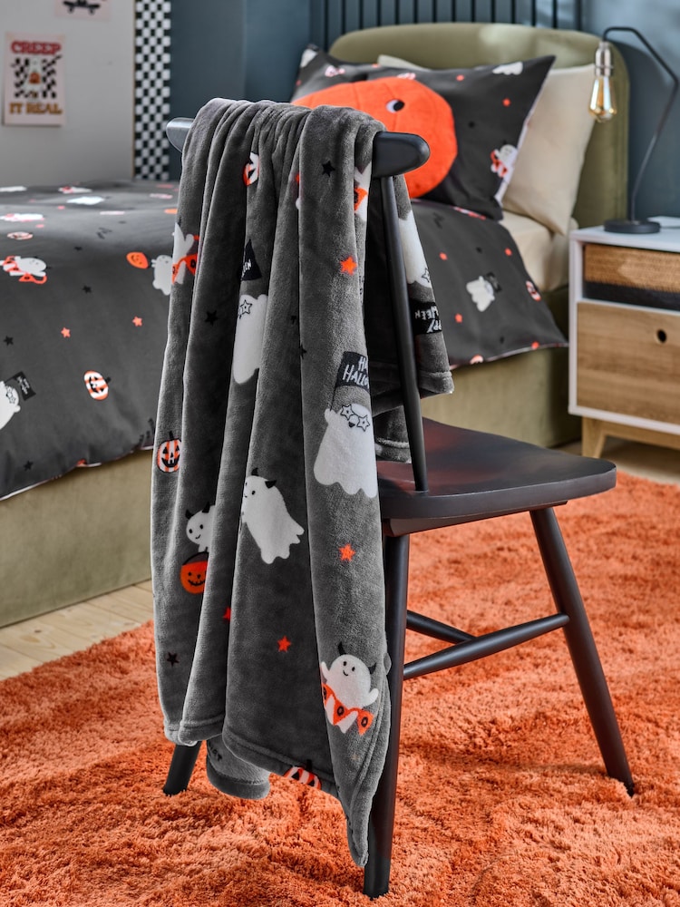 Halloween Throw - Image 2 of 4 Halloween Throw - Image 2 of 4