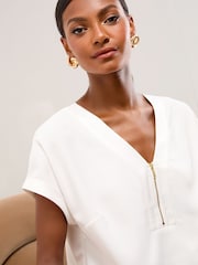 Branco - Lipsy Zip Front Utility T-Shirt - Imagem 3 de 4