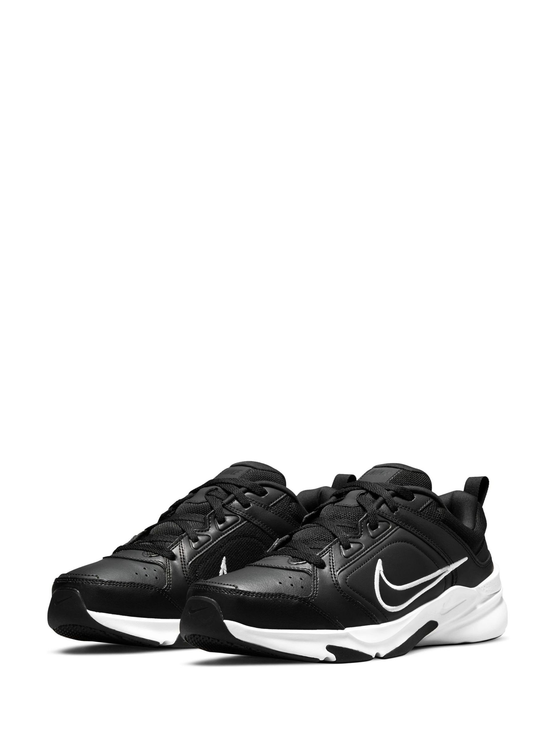 Next：日本 ブラック / ホワイト - Nike Defy All Day Gym スニーカー