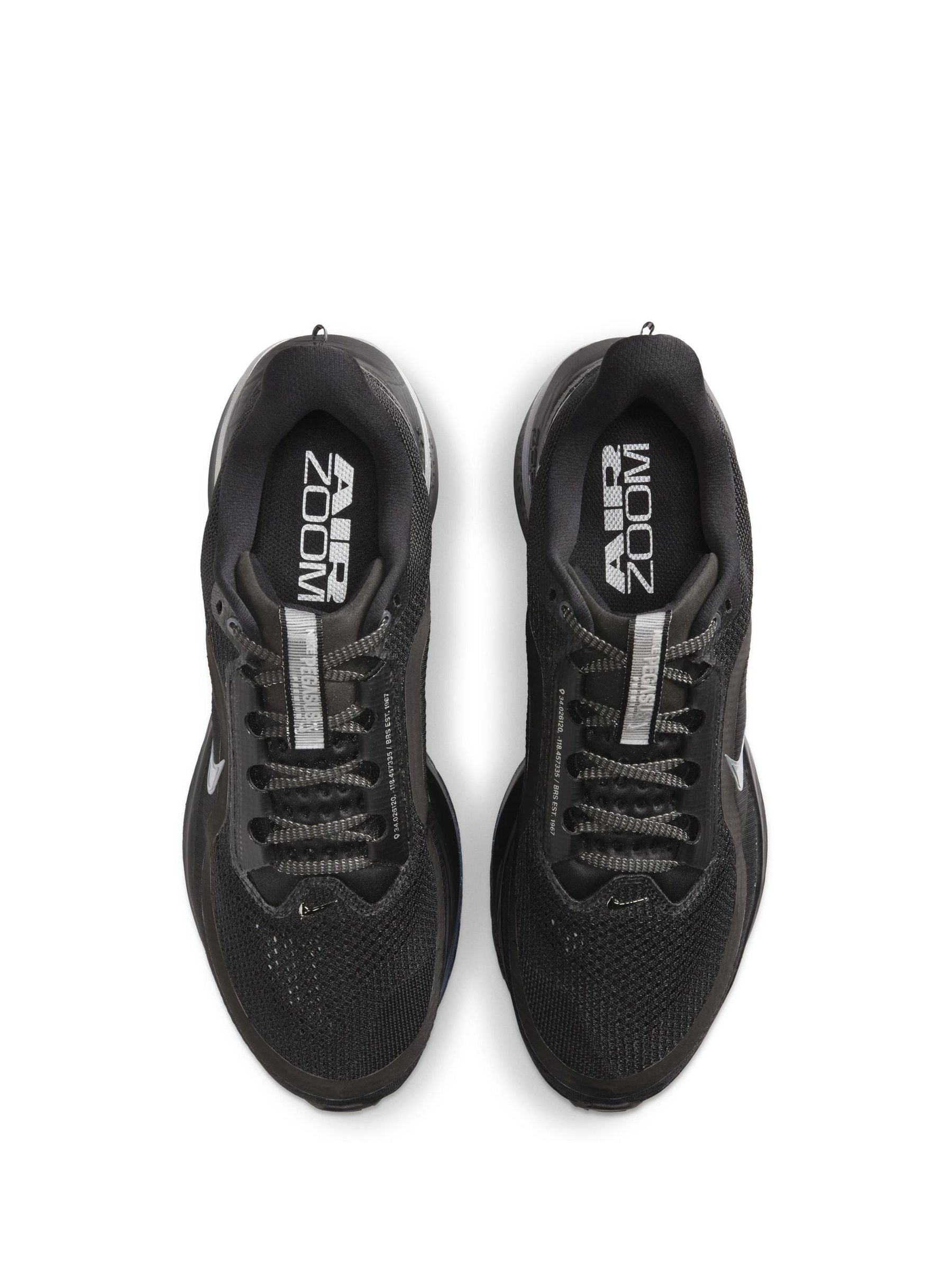 Cumpără Negru - Pantofi de alergare Nike Pegasus Premium from Next