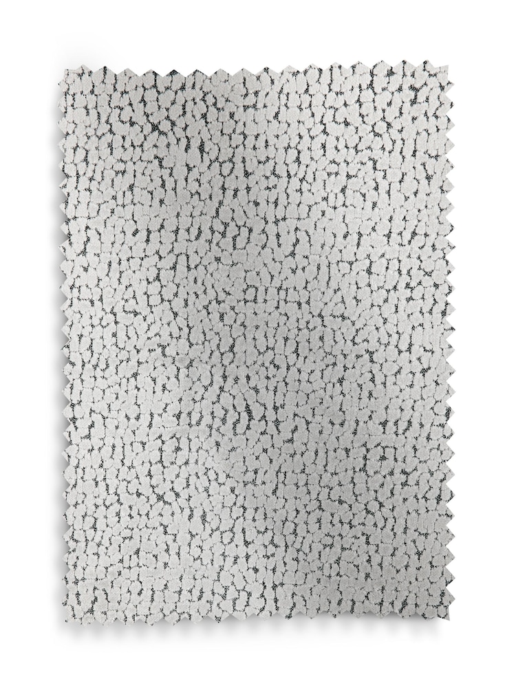 Cortinas de luxo revestidas de veludo com corte pesado e ilhós - Imagem 5 de 5