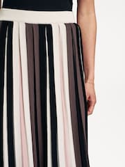 Weekend MaxMara Black Pleiadi Striped Pleated Midi Skirt - Image 6 of 6