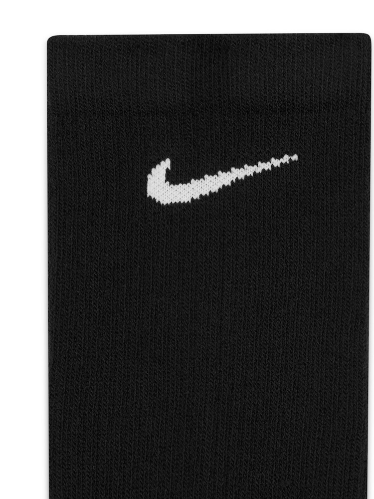 Nike Black Crew Everyday Max Cushioned Socks 3 Pack - Image 4 of 4 Nike Black Crew Everyday Max Cushioned Socks 3 Pack - Image 4 of 4