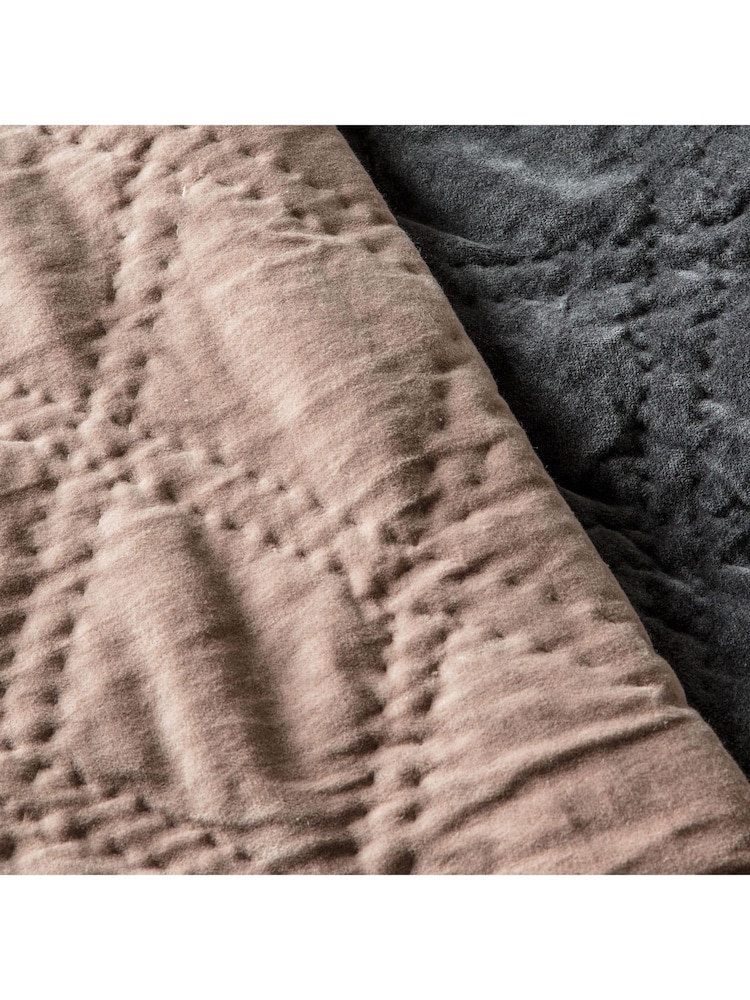 Gallery Home Pink Quilted 100% Cotton Velvet Bedspread - Image 3 of 5