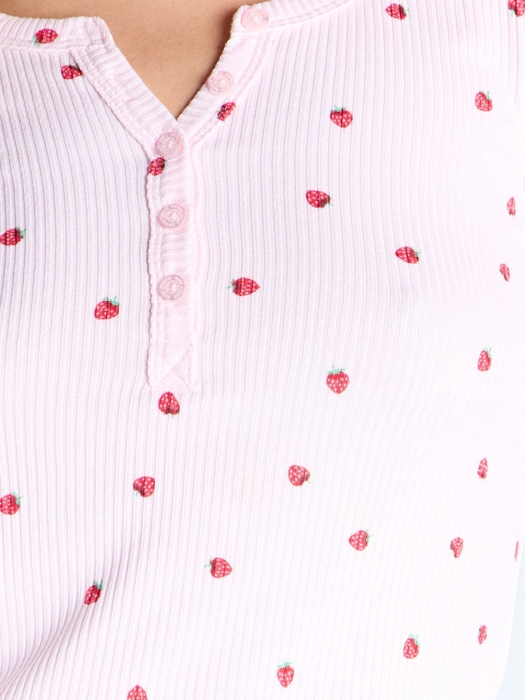 وردي - حزمة بيجامة طويلة Henleys مضلعة بتصميم فراولة من Boux Avenue - صورة 6 من 6