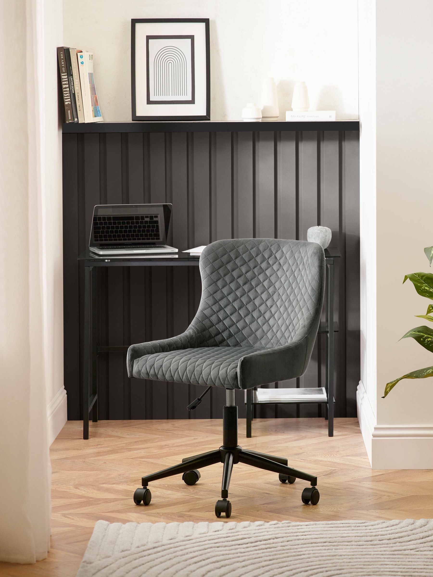 So'home Kenton Velvet Quilted Office Swivel Chair Grey - La Redoute - Image 4