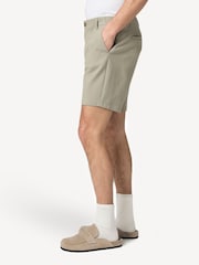 Paige Grey Rickson Dried Lemongrass Shorts - صورة 3 من 5
