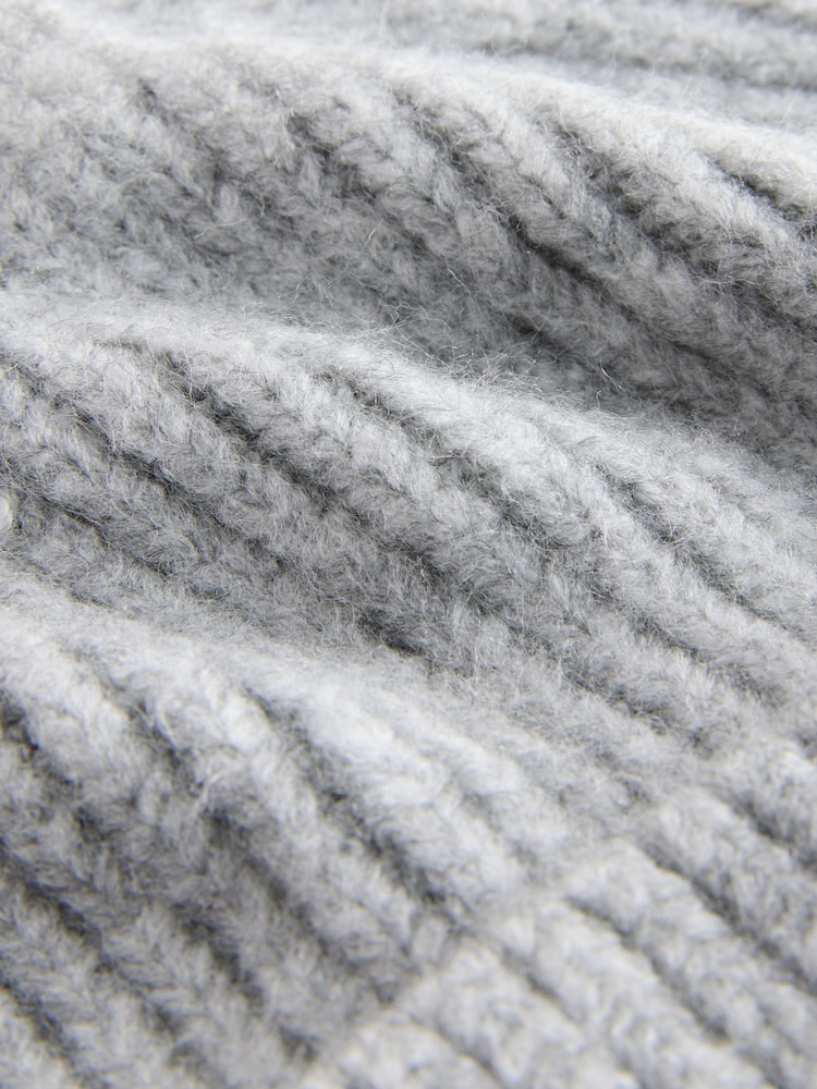 Grey Fluffy Beanie (1-16yrs) - Image 3 of 3